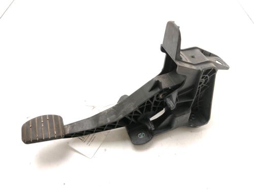 Used Clutch pedal Clutch pedal DACIA LOGAN MCV II TCe 90 (K8M1, K8MA, K8AC) (90 hp) 30868358 30868358