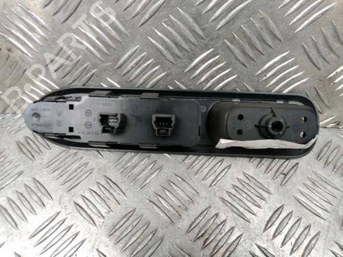 Used Left front window switch Left front window switch PEUGEOT 407 (6D_) 2.0 HDi 135 (6DRHRH, 6DRHRE, 6DRHRG, 6DRHRJ) (136 hp) 17038244 17038244