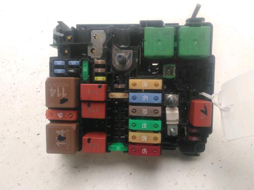 Used Fuse box Fuse box 24881772 24881772
