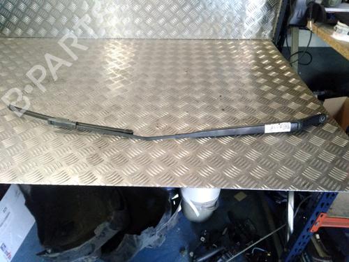 Used Front windshield wiper arm RENAULT LAGUNA III (BT0/1) 1.5 dCi (BT00, BT0A, BT0T, BT1J) (110 hp) 14902841