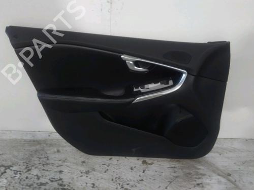 Forreste højre beklædning Forreste højre beklædning VOLVO V40 Hatchback (525) T2 (122 hp) 33297927 33297927