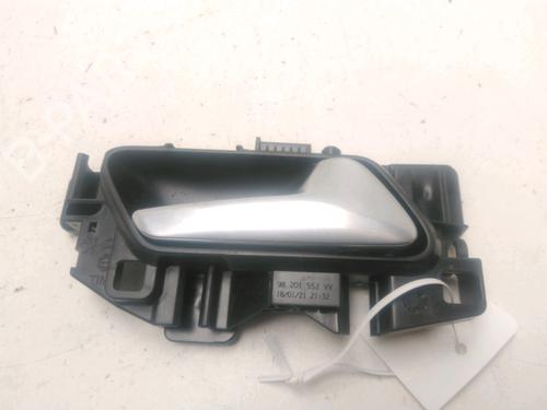 Front right interior door handle PEUGEOT 3008 II SUV (MC_, MR_, MJ_, M4_) 1.5 BlueHDi 130 | BP25611345I14 