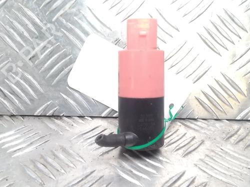 Washer pump TOYOTA YARIS (_P9_) 1.4 D-4D (NLP90_, NLP90R) | BP14929028E24 