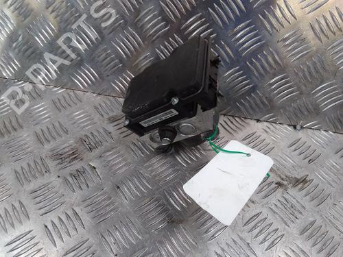 Used ABS pump RENAULT CLIO III Grandtour (KR0/1_) 1.5 dCi (KR0F) (86 hp) 15750397