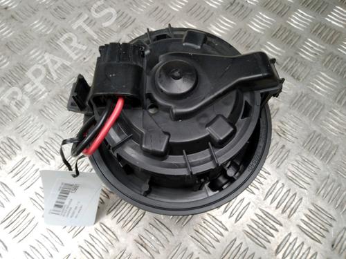 Used Heater blower motor PEUGEOT 2008 I (CU_) 1.2 THP 110 / PureTech 110 (110 hp) 13078682