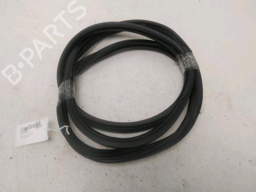 Used Rubber door seal CITROËN C3 III (SX) 1.5 BlueHDi 100 (SXYHYP, SXYHTU) (102 hp) 29442598