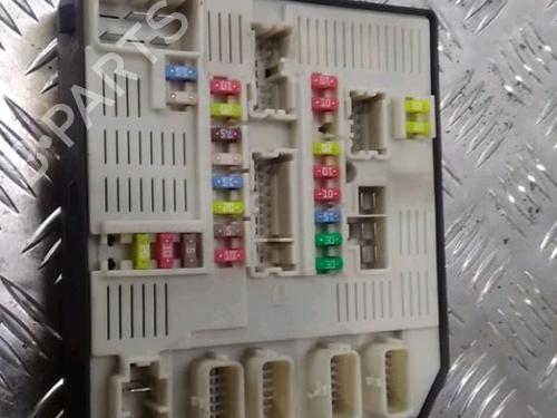 Used Fuse box Fuse box RENAULT MEGANE III Hatchback (BZ0/1_, B3_) 1.9 dCi (BZ0N, BZ0J) (131 hp) 13078517 13078517