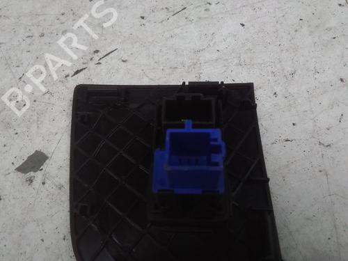Used Warning switch Warning switch VW POLO VI (AW1, BZ1, AE1) 1.0 TSI (95 hp) 15750616 15750616