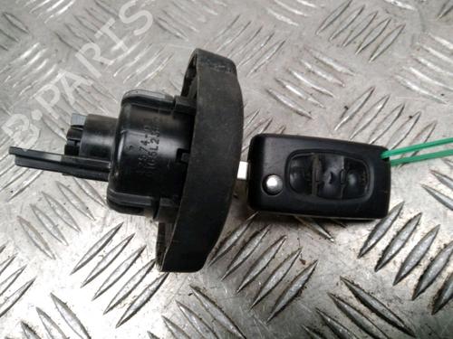 Fuel flap CITROËN C4 I (LC_) 1.6 HDi | BP14980551C131 