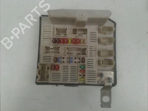 Used Fuse box Fuse box RENAULT SCÉNIC II (JM0/1_) 1.9 dCi (JM14) (131 hp) 15747835 15747835