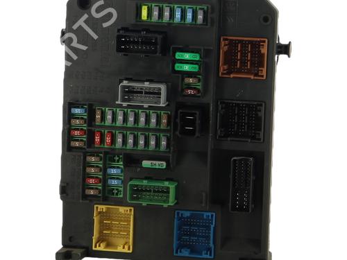 Used Fuse box Fuse box 38099939 38099939