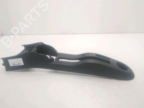 Console central RENAULT CLIO III Hatchback Van (SB_, SR_) 1.5 dCi (68 hp) 23899110