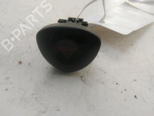 warning-switch-renault-clio-ii-bb_-cb_-1998-1999-2000-2001-2002-2003-2004-2005-2006-2007-2008-2009-2010-2011-2012-2013-2014-2015-2016-29344871 main image