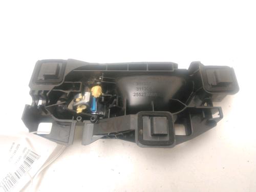 Front right interior door handle PEUGEOT 3008 II SUV (MC_, MR_, MJ_, M4_) 1.5 BlueHDi 130 | BP25611345I14 