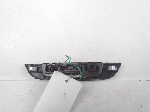 Used Warning switch Warning switch HYUNDAI ix35 (LM, EL, ELH) 1.7 CRDi (116 hp) 15750655 15750655