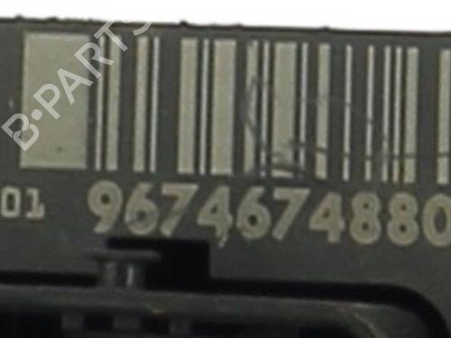 Used Fuse box Fuse box 37226685 37226685