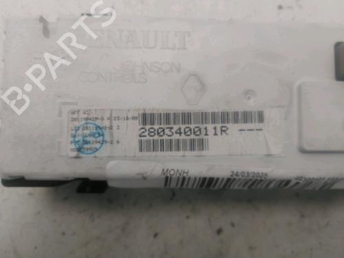 display-monitor-renault-megane-iii-hatchback-bz01_-b3_-2008-24945588 main image