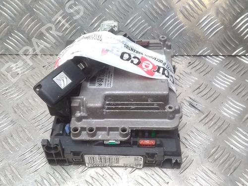 Used Engine control unit (ECU) Engine control unit (ECU) CITROËN C3 II (SC_) 1.4 HDi 70 (SC8HZC, SC8HR0, SC8HP4) (68 hp) 11533527 11533527