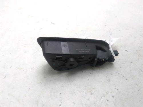 Used Front left interior door handle RENAULT CLIO V (B7_) 1.0 TCe 100 (B7MT) (101 hp) 28121289