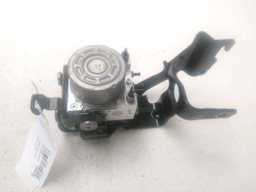 Used ABS pump ABS pump PEUGEOT 2008 II (UD_, US_, UY_, UJ_, UR_, UC_) 1.5 BlueHDI 110 (UDYHSK) (110 hp) 26304197 26304197