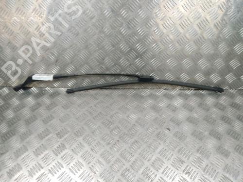 Used Front windshield wiper arm PEUGEOT 2008 I (CU_) 1.2 VTi (82 hp) 14903357