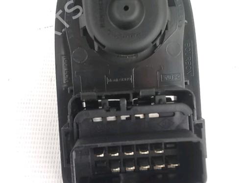 Used Left front window switch Left front window switch RENAULT MASTER III Bus (JV) 2.3 dCi 170 FWD (JV0L) (170 hp) 34333284 34333284