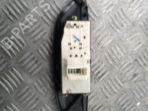 Used Left front window switch TOYOTA YARIS (_P1_) 1.3 (SCP12_, SCP13_, SCP12R, SCP13R) (87 hp) 23181437