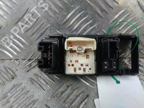 Used Mirror switch Mirror switch TOYOTA COROLLA (_E12_) 1.4 VVT-i (ZZE120_, ZZE120R) (97 hp) 13080924 13080924