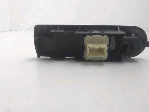 Mando elevalunas delantero izquierdo RENAULT CLIO IV (BH_) 1.5 dCi 75 (75 hp) 11534807