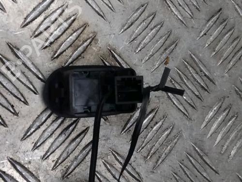 Used Left front window switch PEUGEOT 1007 (KM_) 1.4 (75 hp) 13399116