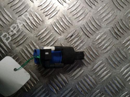 Used Washer pump Washer pump RENAULT TWINGO III (BCM_, BCA_) 0.9 TCe 90 (BCM9, BCM2) (90 hp) 15760446 15760446