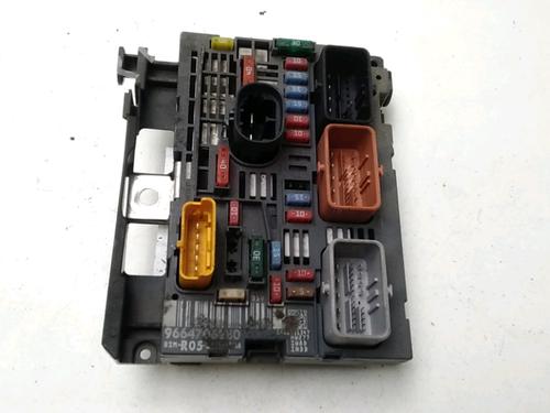 Used Fuse box PEUGEOT 308 CC (4B_) 2.0 HDi (140 hp) 19069668