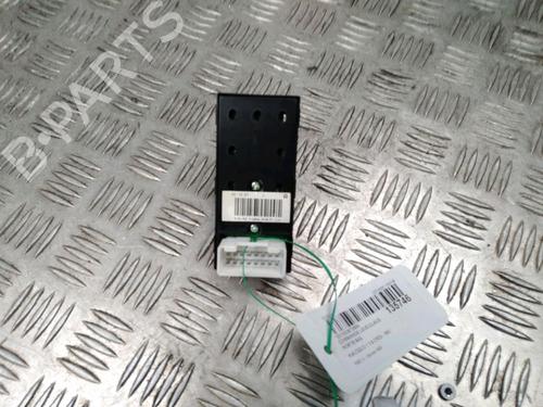 Used Left front window switch KIA CEE'D Hatchback (ED) 1.6 CRDi 90 (90 hp) 13081798