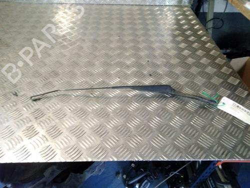 Used Front windshield wiper arm PEUGEOT 106 II (1A_, 1C_) 1.4 i (75 hp) 14902853