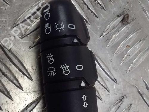 Used Steering column stalk RENAULT CLIO II (BB_, CB_) 1.5 dCi (B/CB07) (65 hp) 11517997