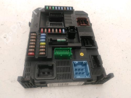Fuse box PEUGEOT 2008 I (CU_) 1.6 HDi | BP28086752E1