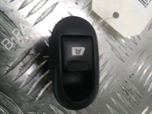 Used Switch PEUGEOT 1007 (KM_) 1.4 HDi (68 hp) 13302182