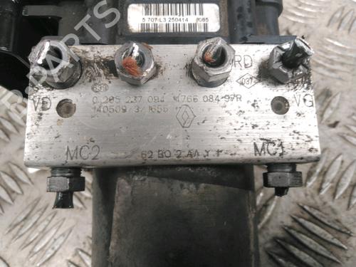 Pompe ABS RENAULT MASTER III Van (FV) 2.3 dCi 125 FWD (FV0C, FV0D, FV0G, FV0H, FV0J, FV0K) (125 hp) 18477899