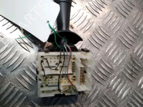 Used Steering column stalk RENAULT TWINGO III (BCM_, BCA_) 0.9 TCe 90 (BCM9, BCM2) (90 hp) 15752350