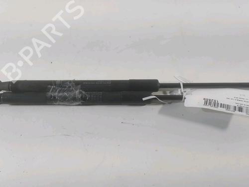 Used Tailgate lift support TOYOTA YARIS (_P13_) 1.5 Hybrid (NHP130_, NHP130) (101 hp) 23145282