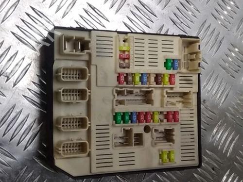 Used Fuse box Fuse box RENAULT MEGANE III Hatchback (BZ0/1_, B3_) 1.9 dCi (BZ0N, BZ0J) (131 hp) 13078453 13078453
