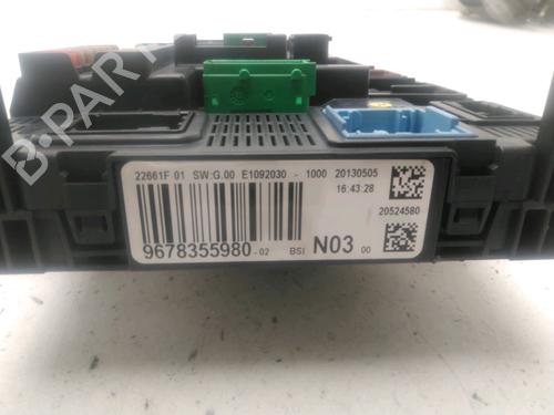 Used Fuse box Fuse box 28086752 28086752