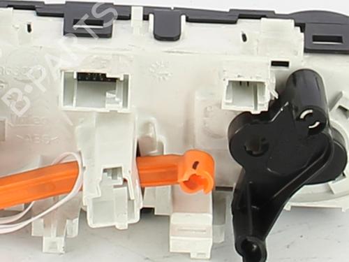 Climate control PEUGEOT 208 I (CA_, CC_) 1.6 HDi / BlueHDi 75 | BP29819282I5