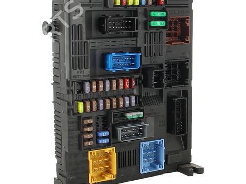 Used Fuse box Fuse box DS DS 3 / DS 3 CROSSBACK (UR_, UC_, UJ_) 1.5 BlueHDi 100 (UCYHYJ) (102 hp) 33947492 33947492