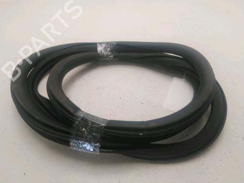Used Rubber door seal PEUGEOT 208 II (UB_, UP_, UW_, UJ_) 1.2 PureTech 100 (101 hp) 24882311