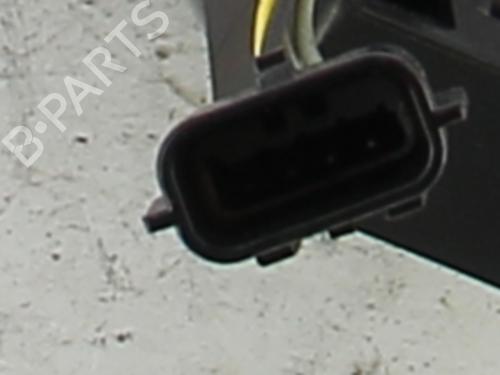 Venstre foran utvendig håndtak RENAULT KADJAR (HA_, HL_) 1.5 dCi 110 (HLA3) (110 hp) 30768115