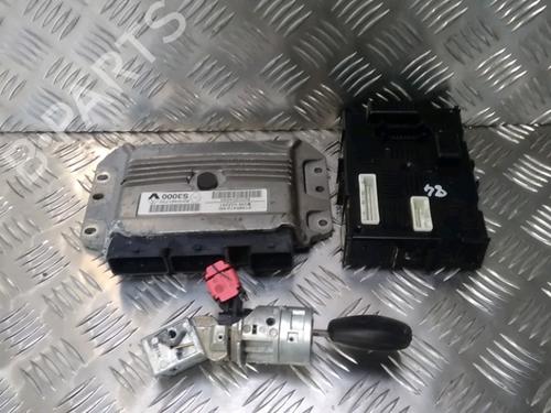 Used Engine control unit (ECU) RENAULT CLIO III (BR0/1, CR0/1) 1.4 16V (98 hp) 13078124