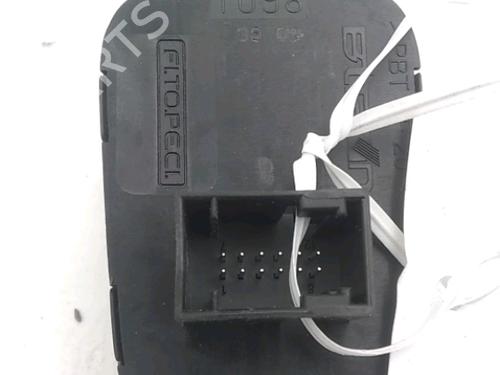 Used Warning switch Warning switch CITROËN NEMO Box Body/MPV (AA_) 1.4 HDi (68 hp) 33836000 33836000