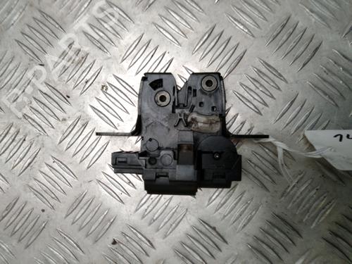 Used Tailgate lock RENAULT CLIO III (BR0/1, CR0/1) 1.5 dCi (BR17, CR17) (86 hp) 15048054