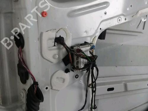 right-front-door-mercedes-benz-sprinter-35-t-van-b907-b910-2018-36959233 main image